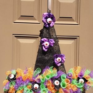 Witch hat wreath